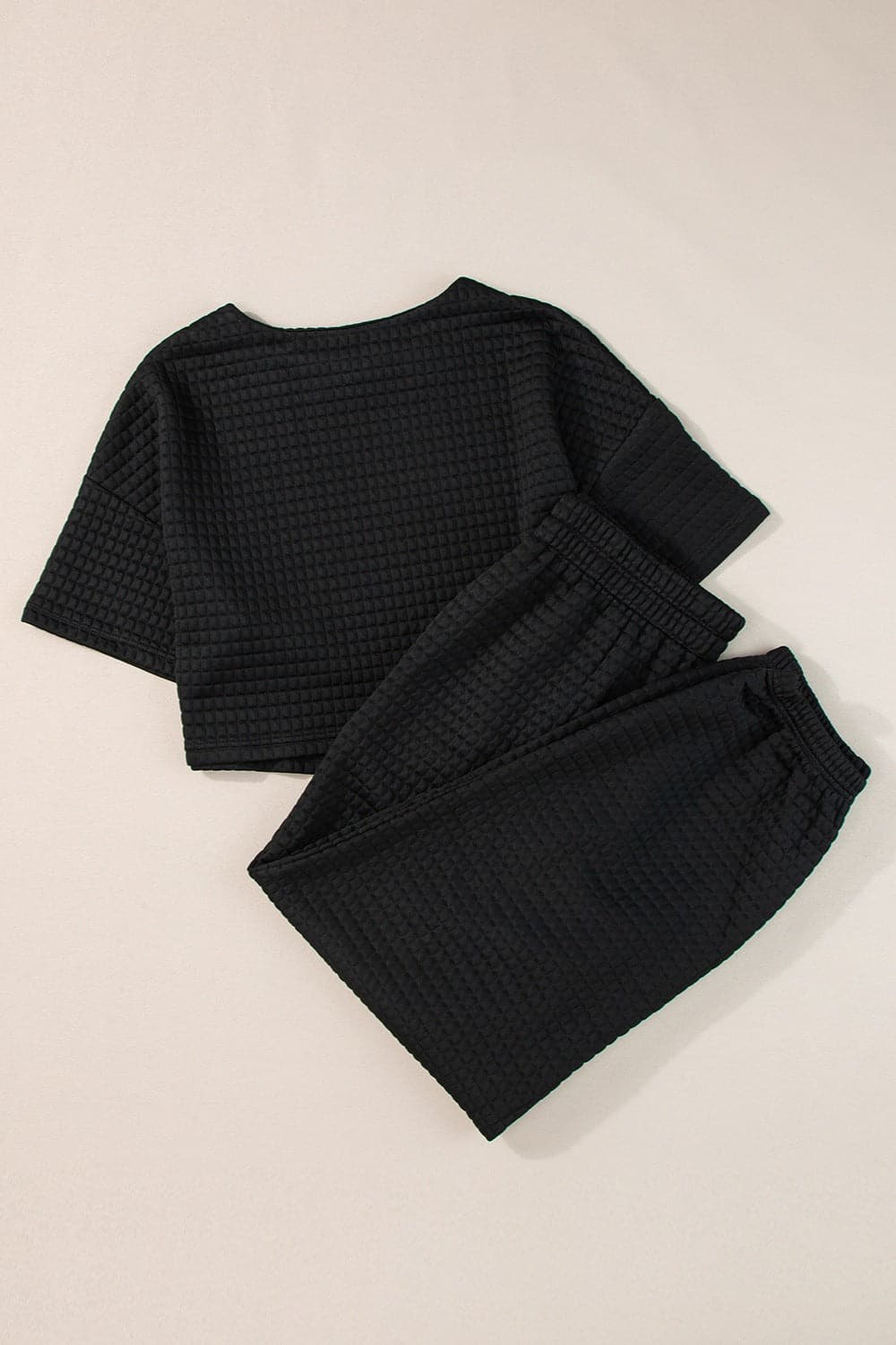 Round Neck Short Sleeve Top and Elastic Waist Pants Set.