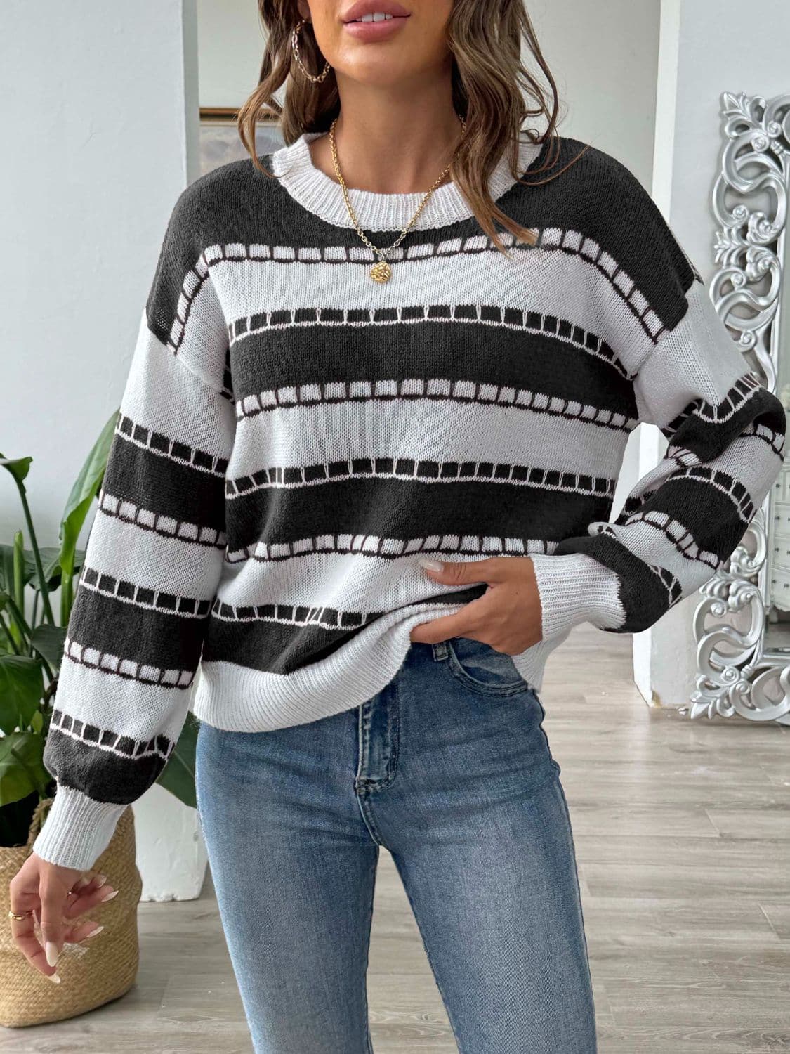 Chic striped long sleeve sweater with round neck