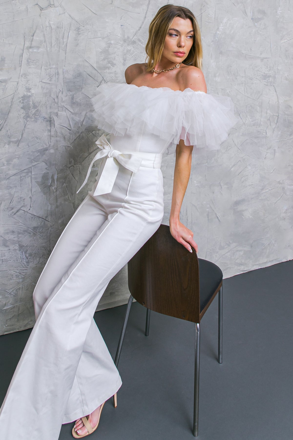 A POWER MOOD WHITE DENIM JUMPSUIT 
