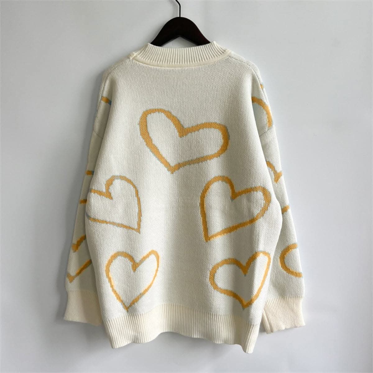 Charming heart print pullover 