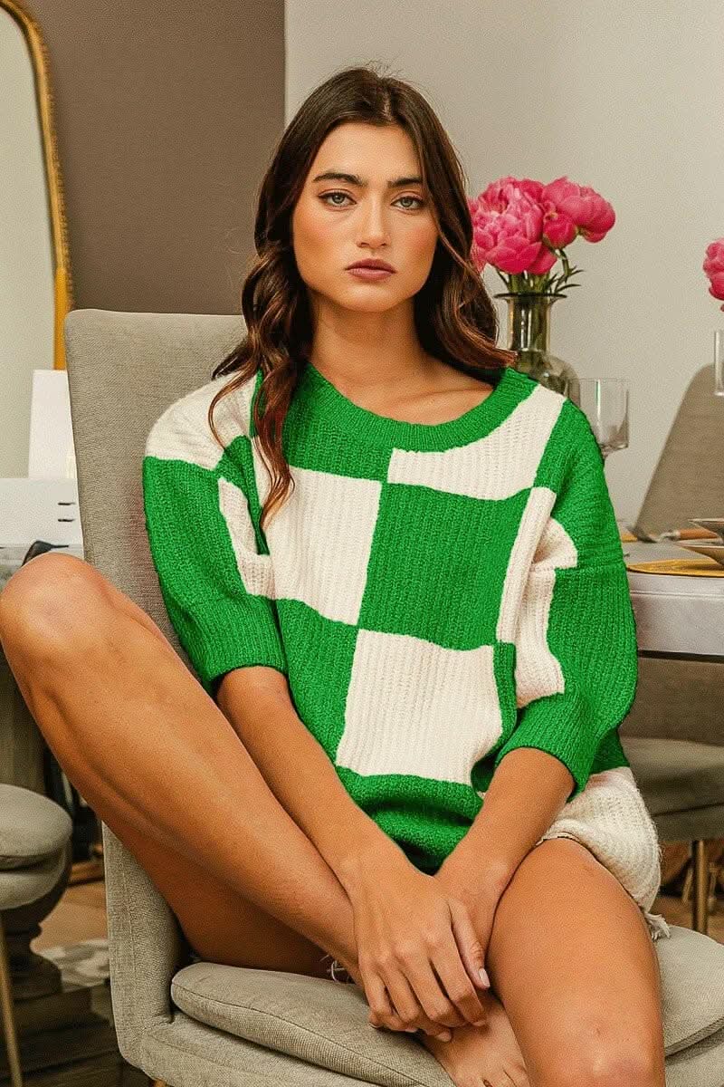 Chic Checkered Round Neck Sweater with Contrast Design 