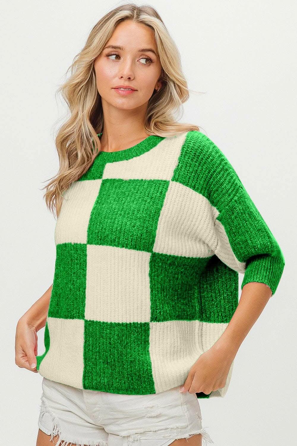 Chic Checkered Round Neck Sweater with Contrast Design 
