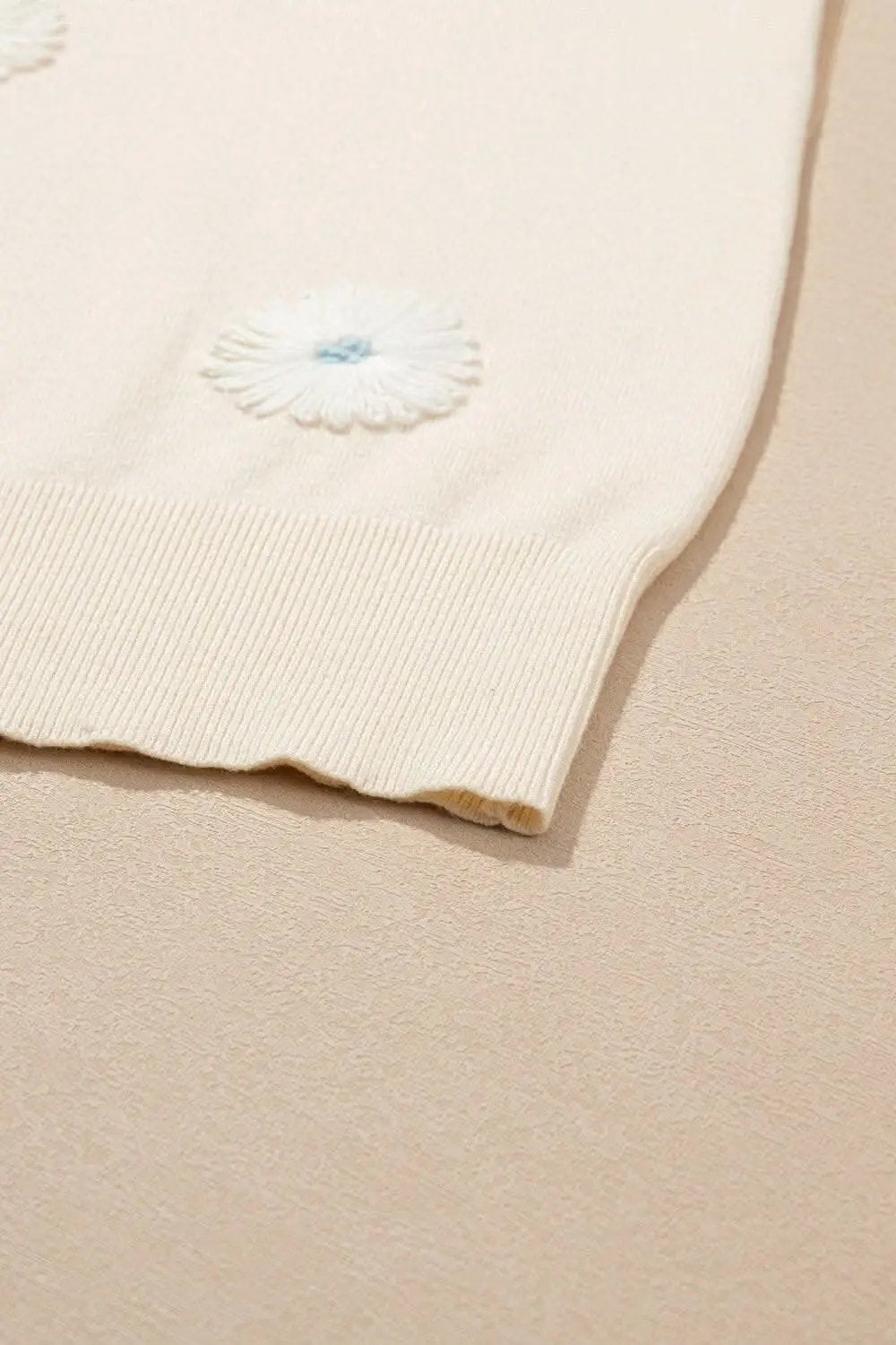 Chic Daisy Knit Top - Soft Fabric - Love Salve 