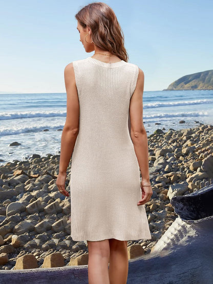 Chic Sleeveless V-Neck Dress With Pockets for Effortless Style 