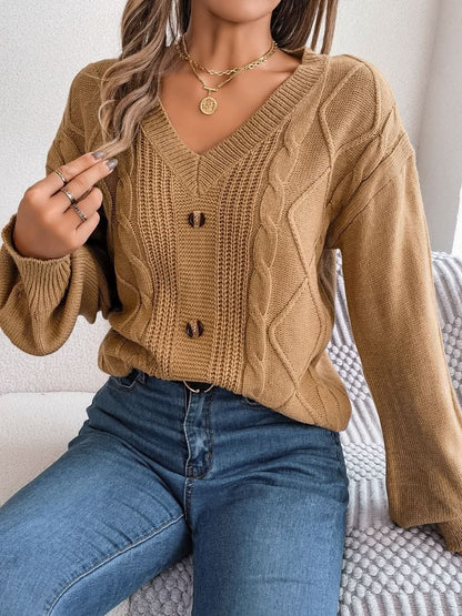 Chic buttoned v-neck cable-knit sweater 