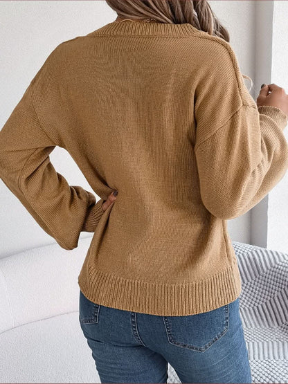 Chic buttoned v-neck cable-knit sweater 