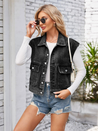 Chic denim jacket with cap sleeves 