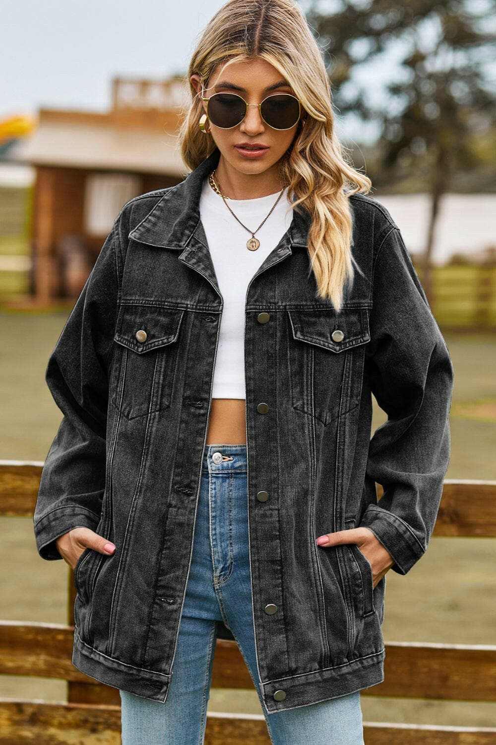 Chic denim jacket with pockets - Love Salve 