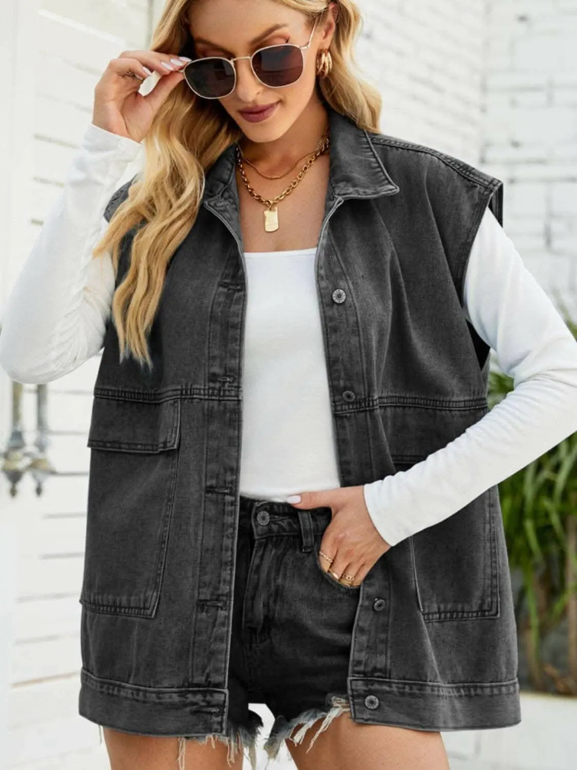 Chic denim sleeveless top with pockets - Love Salve 