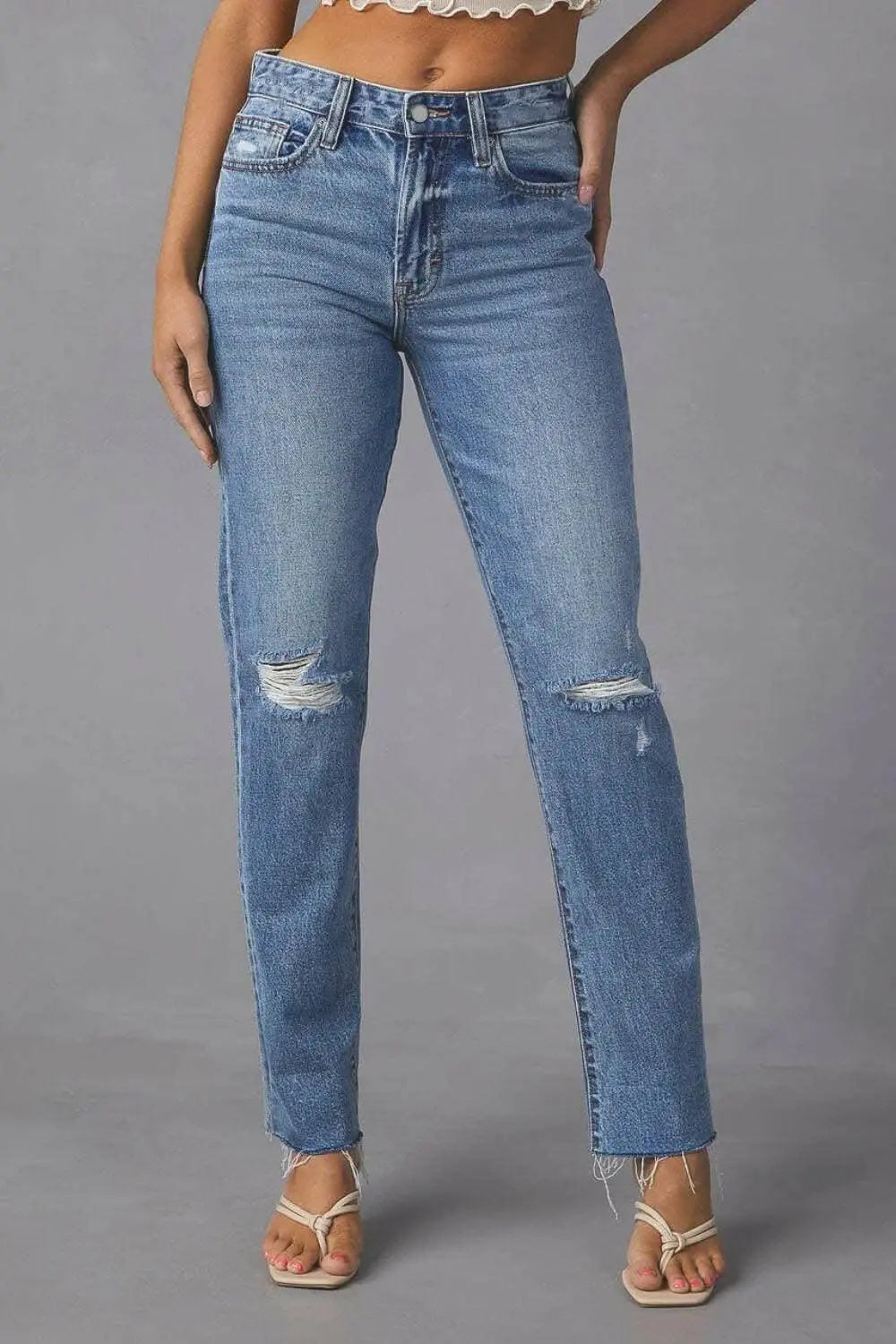 Chic distressed straight jeans - Love Salve 
