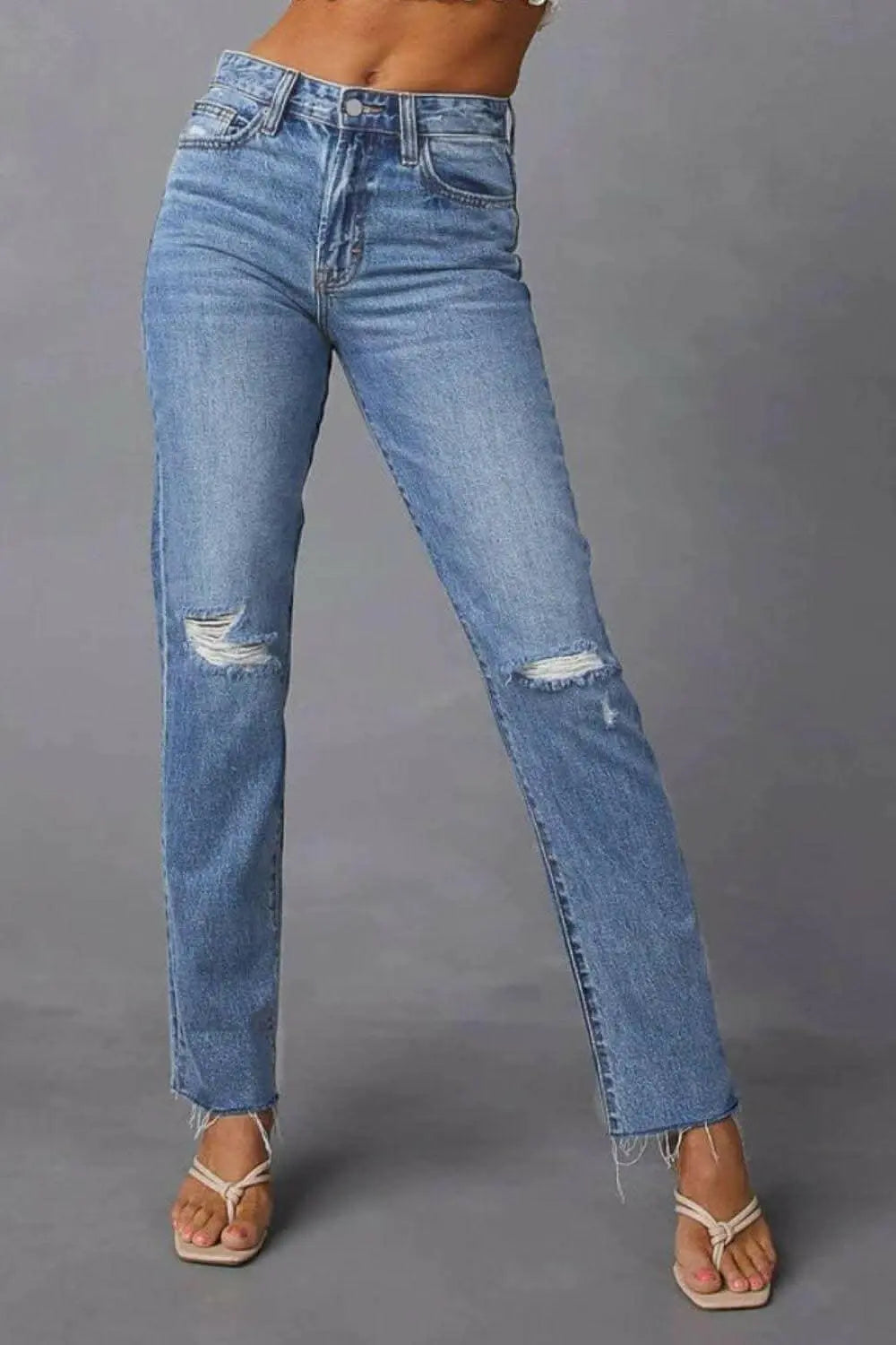 Chic distressed straight jeans - Love Salve 