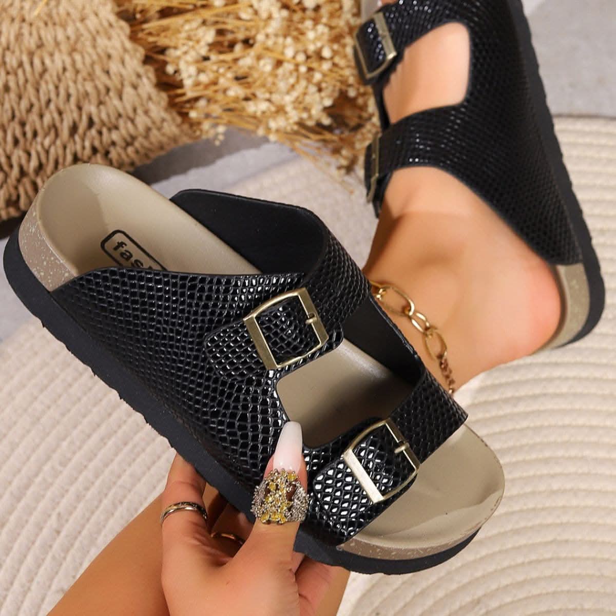 Chic flat buckle sandals in pu leather 