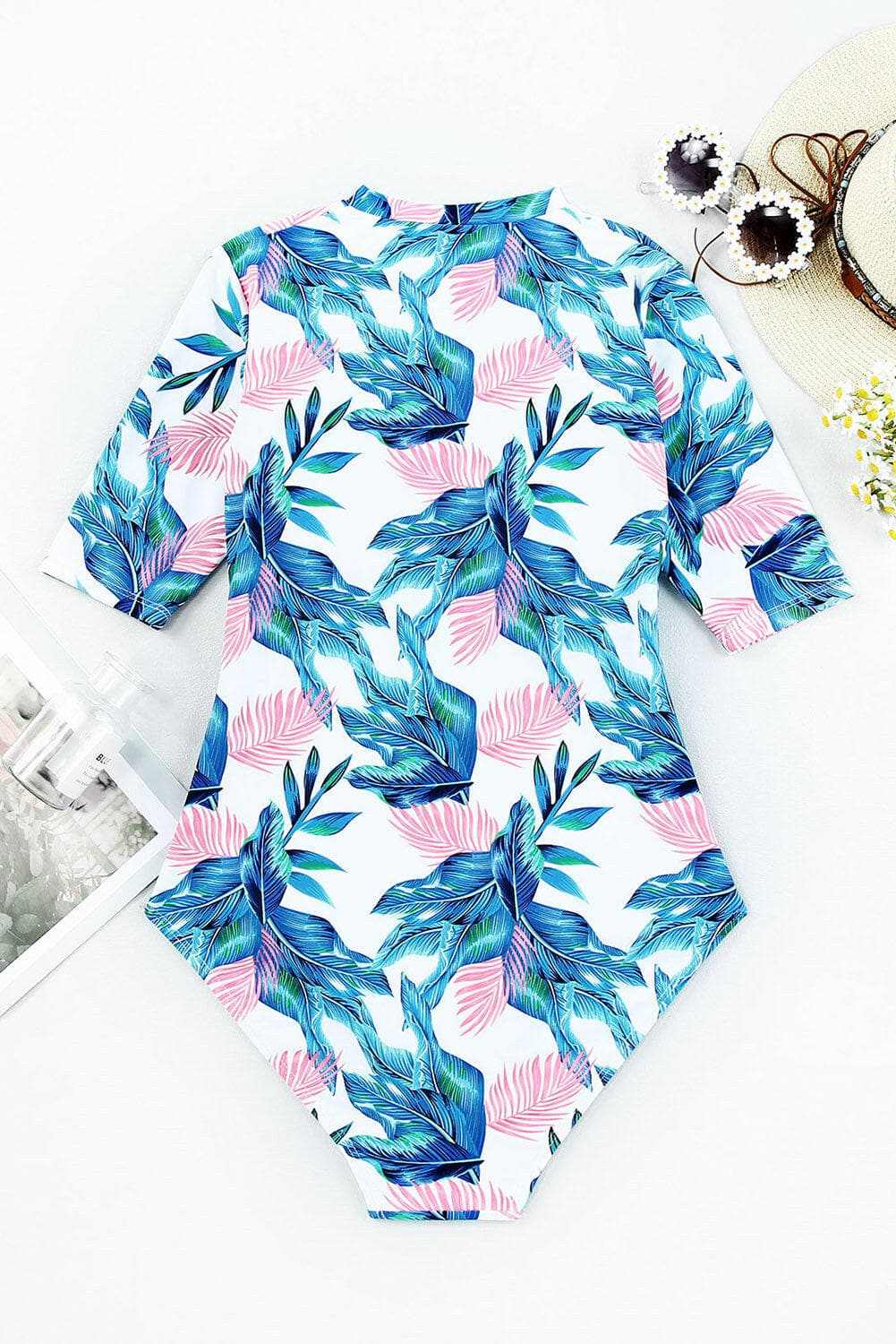 Chic half sleeve one-piece swimsuit 