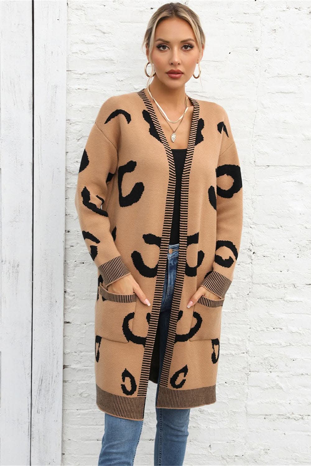 Chic leopard print cardigan with pockets 