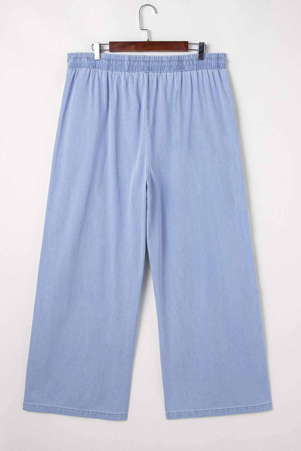 Chic plus size high-waisted jeans 