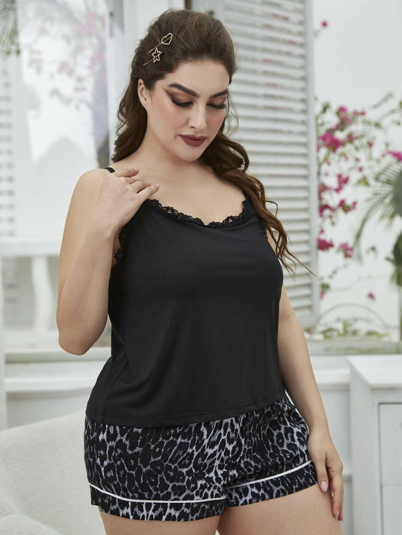 Chic plus size lace sleep set 