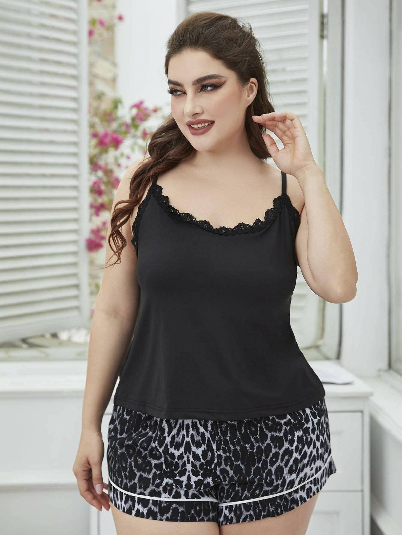 Chic plus size lace sleep set 