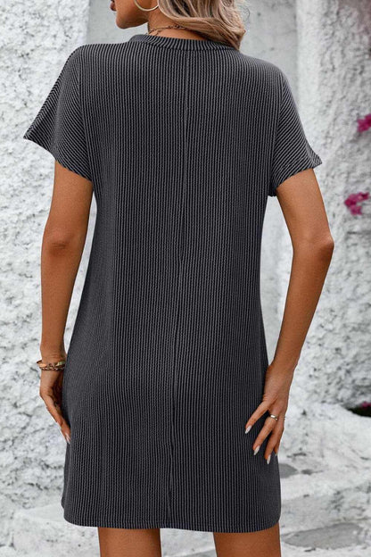 Chic striped mini dress with pockets 