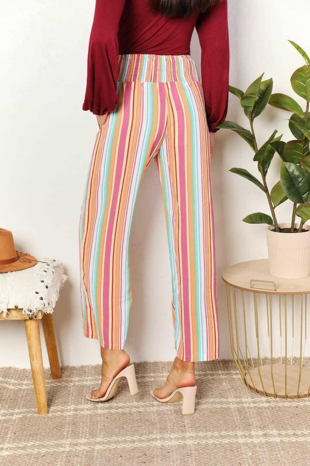 Chic striped pants with pockets 