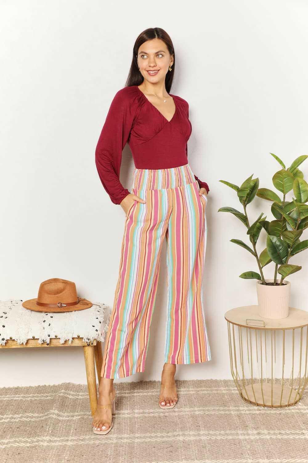 Chic striped pants with pockets 