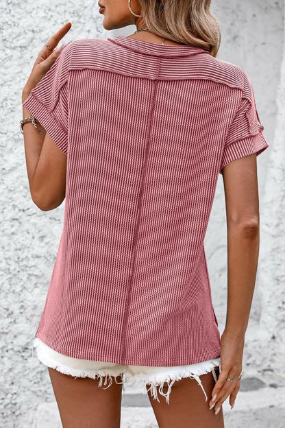 Chic striped ribbed tee with seams 