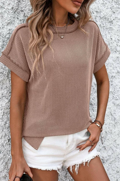 Chic striped ribbed tee with seams 