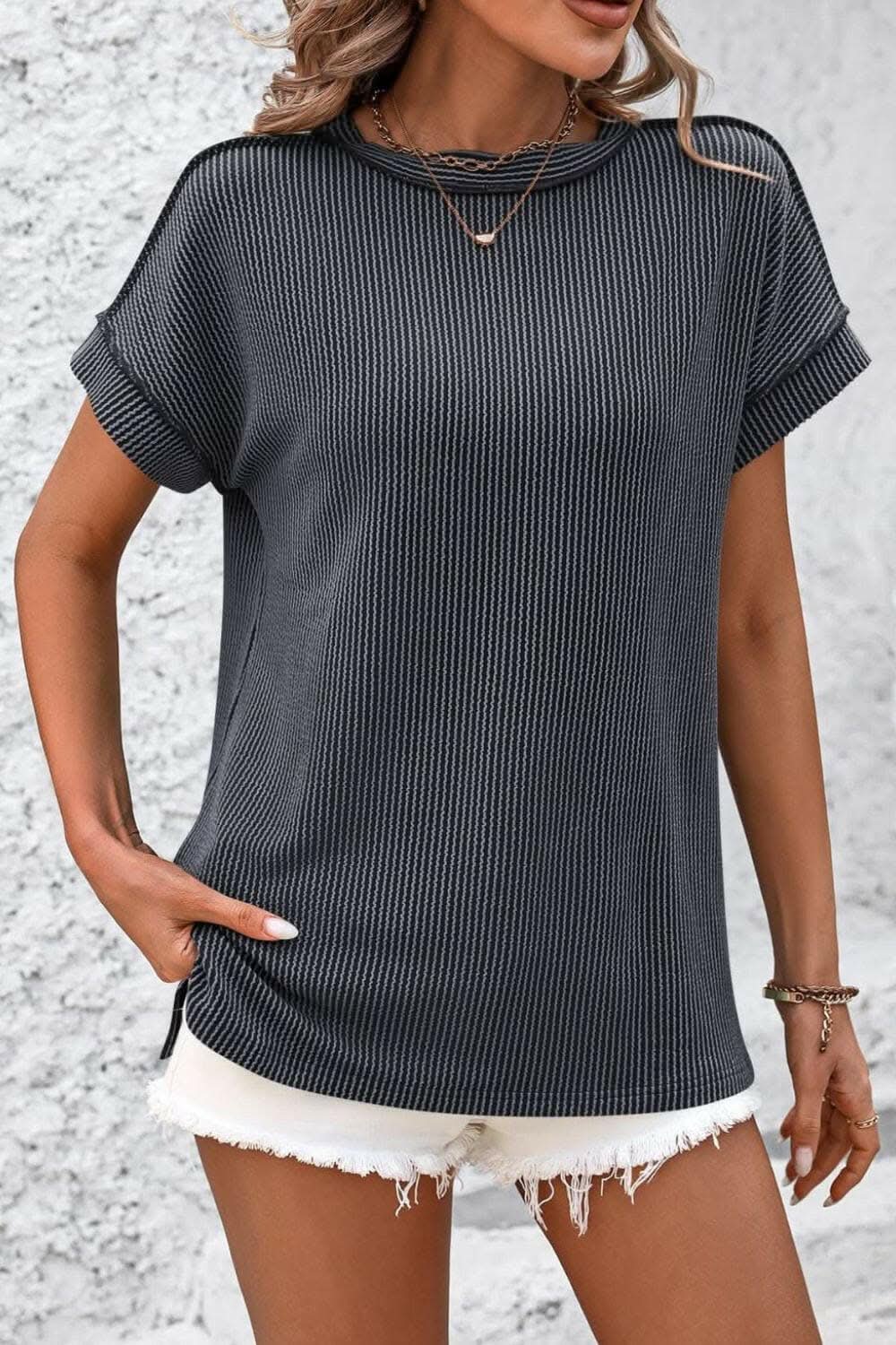 Chic striped ribbed tee with seams 