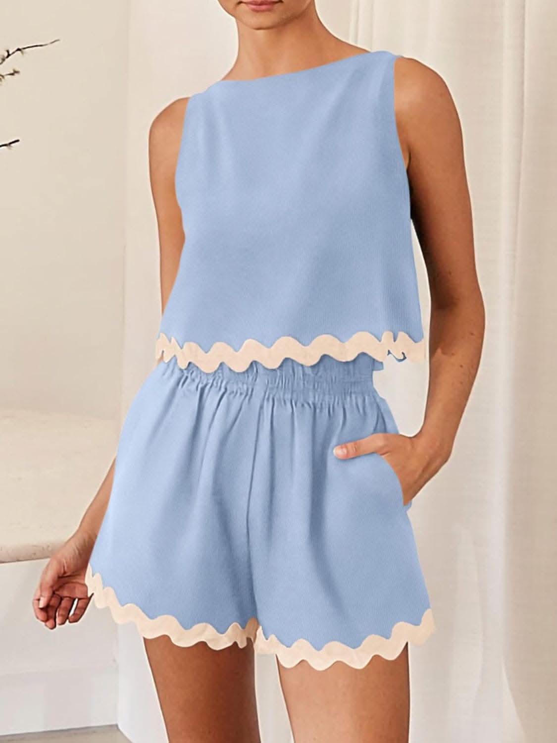 Chic two-piece top and shorts set 
