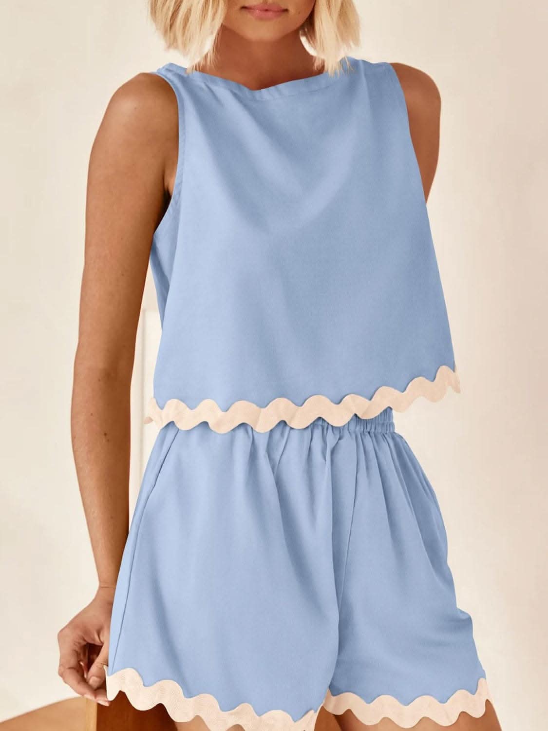 Chic two-piece top and shorts set 