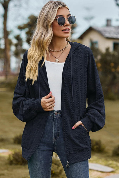 Chic zip-up hoodie with pockets 
