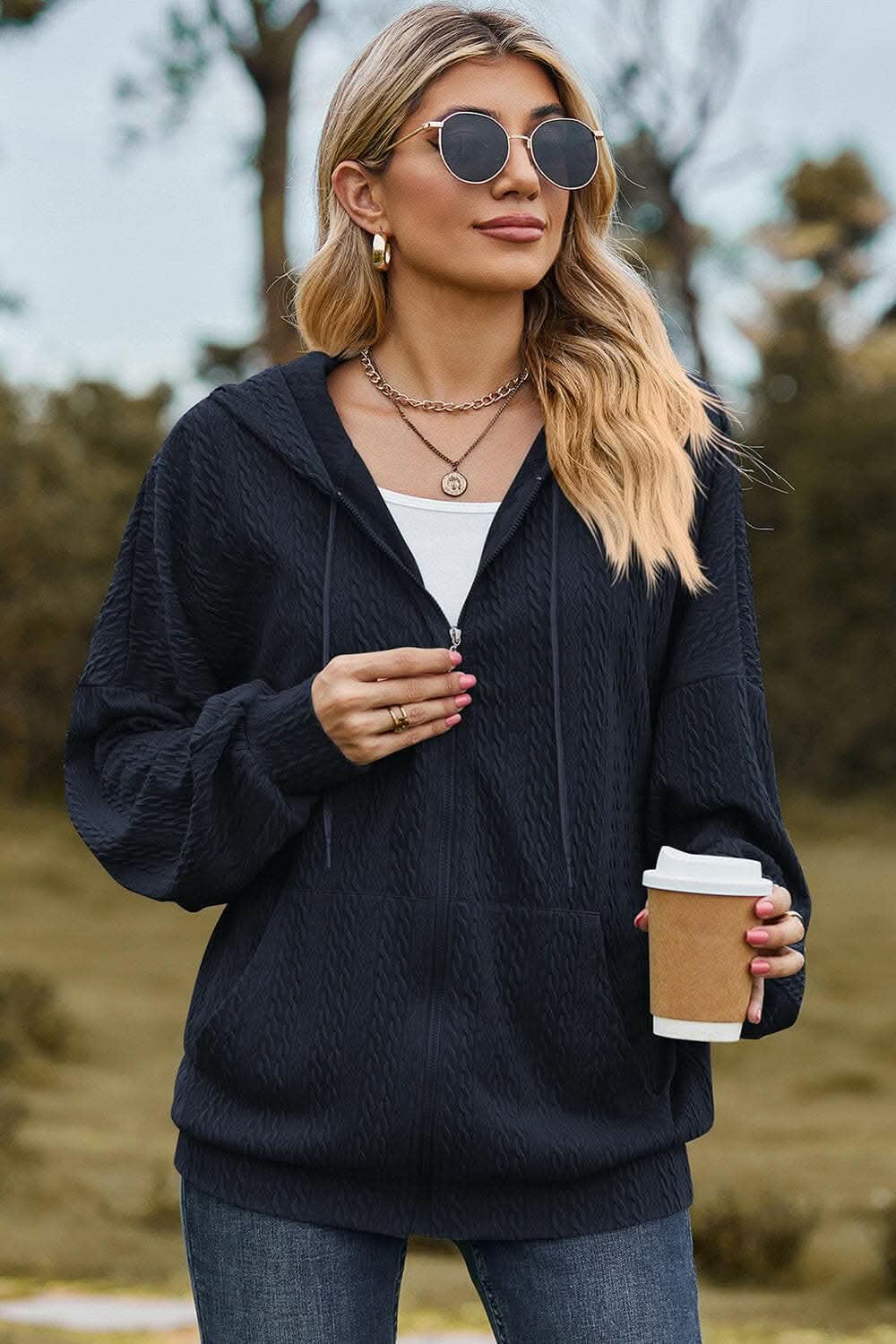 Chic zip-up hoodie with pockets 