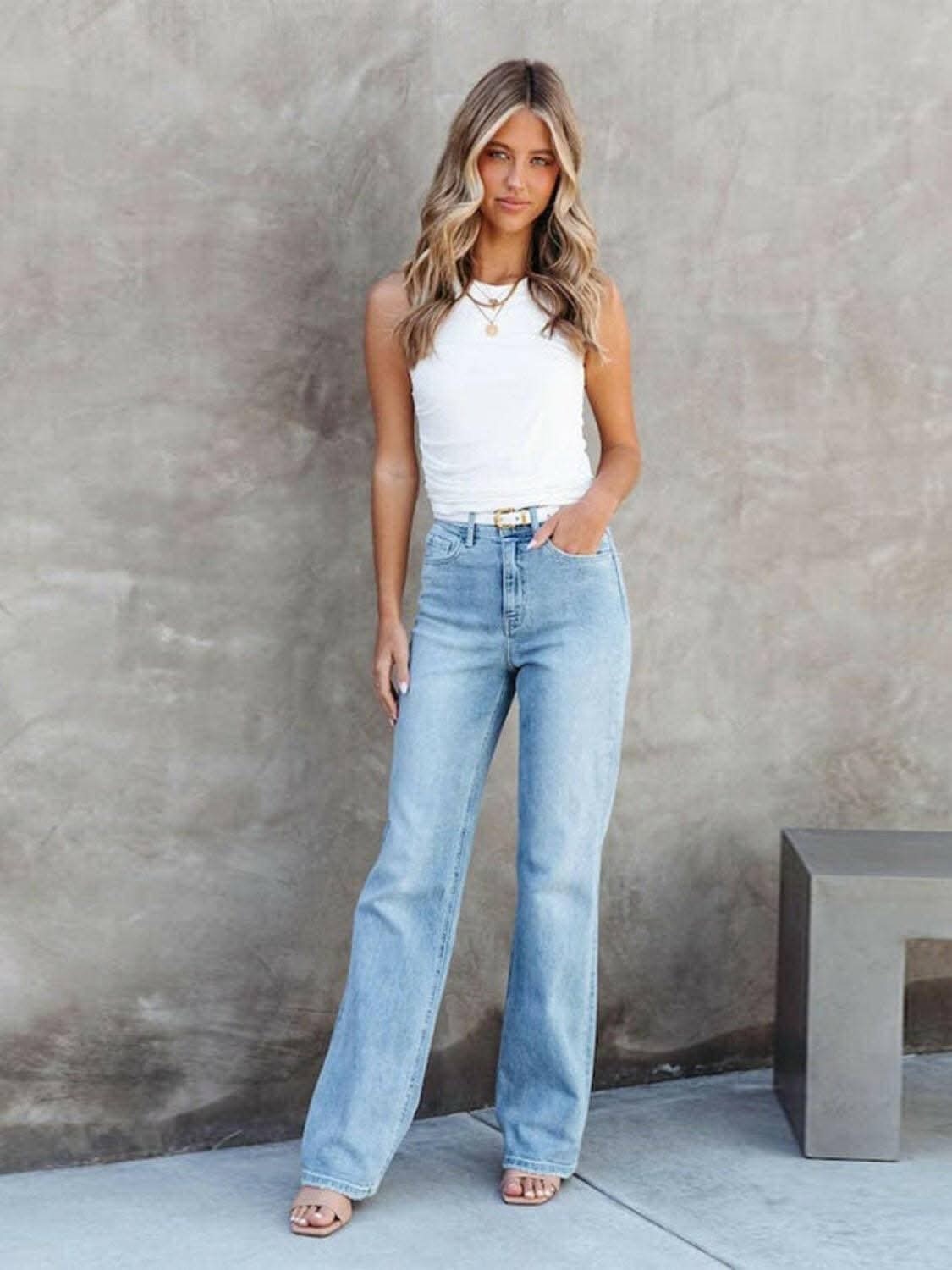 Classic straight leg jeans - versatile fit 