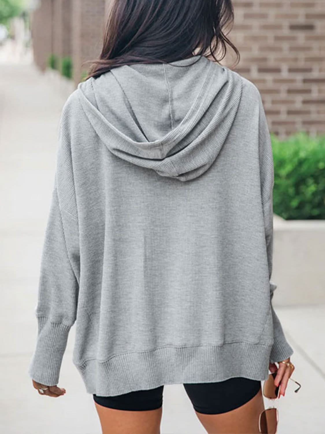 Comfortable half snap hoodie with pockets 