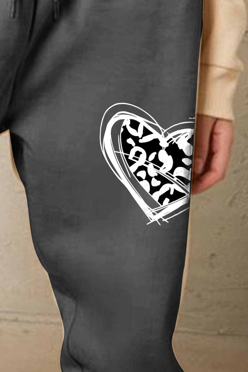 Cozy Heart Print Sweatpants - Love Salve 