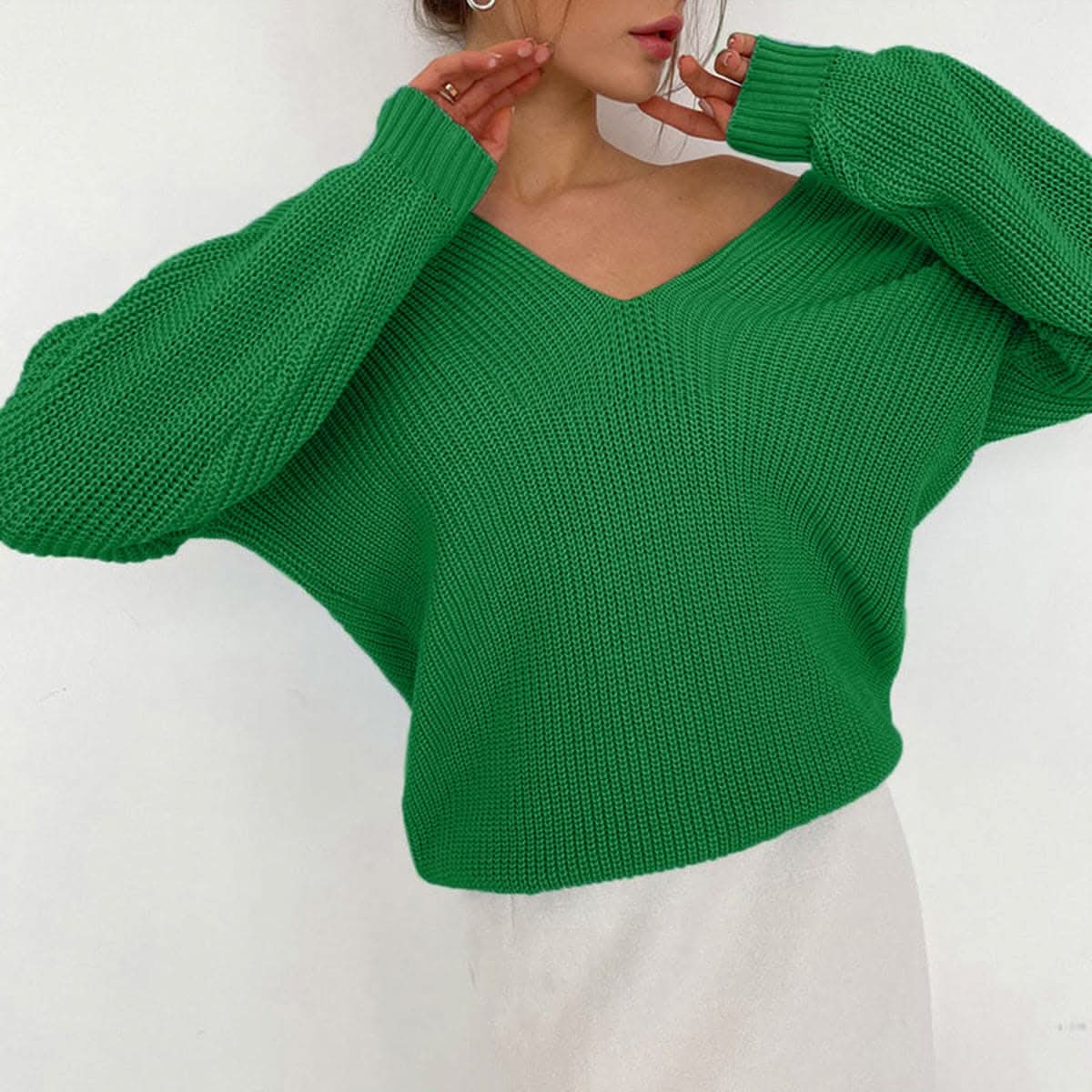 Cozy V-neck sweater with dropped shoulders 