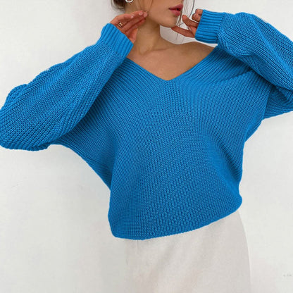 Cozy V-neck sweater with dropped shoulders 