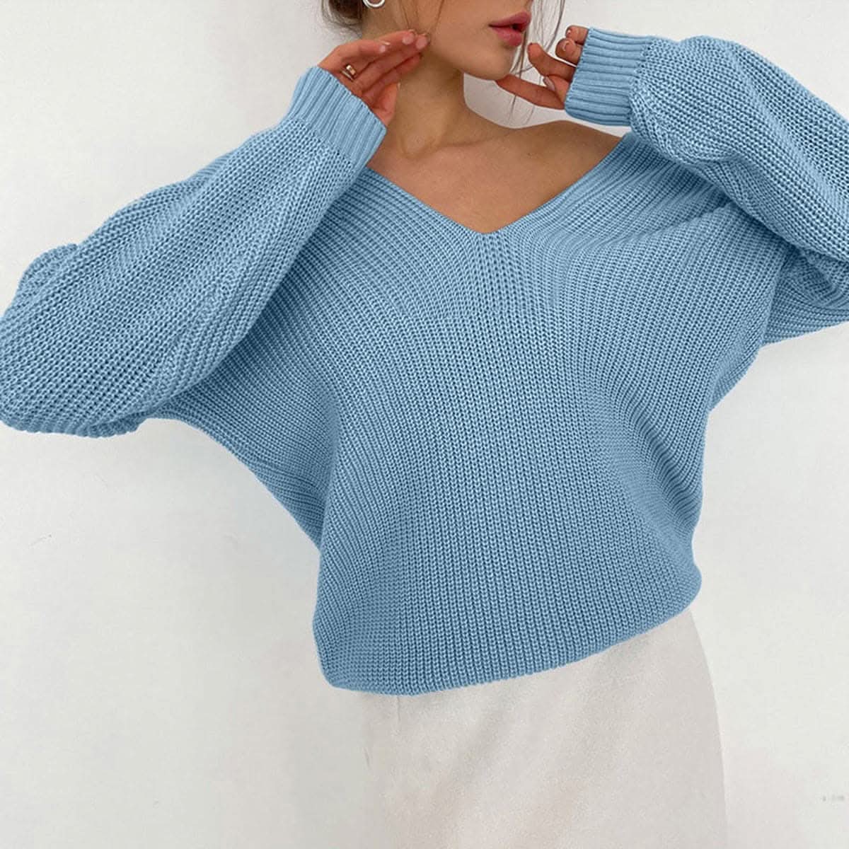 Cozy V-neck sweater with dropped shoulders 