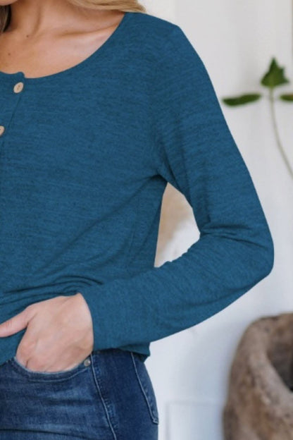 Cozy button-front cardigan in soft stretch 