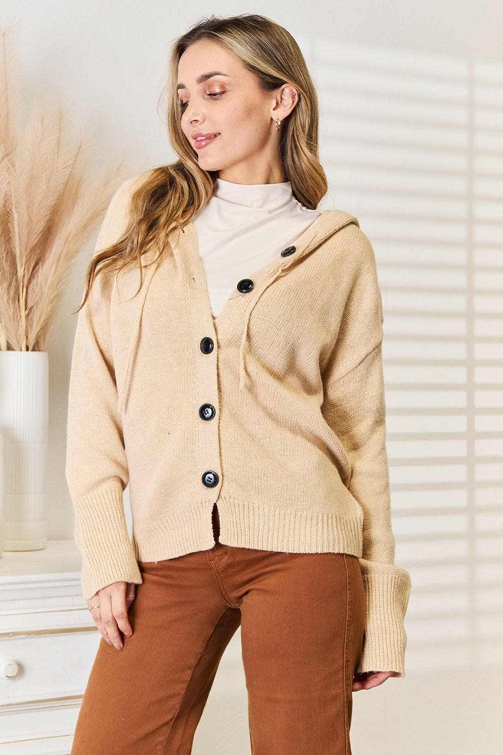 Cozy hooded sweater with buttons - Love Salve 