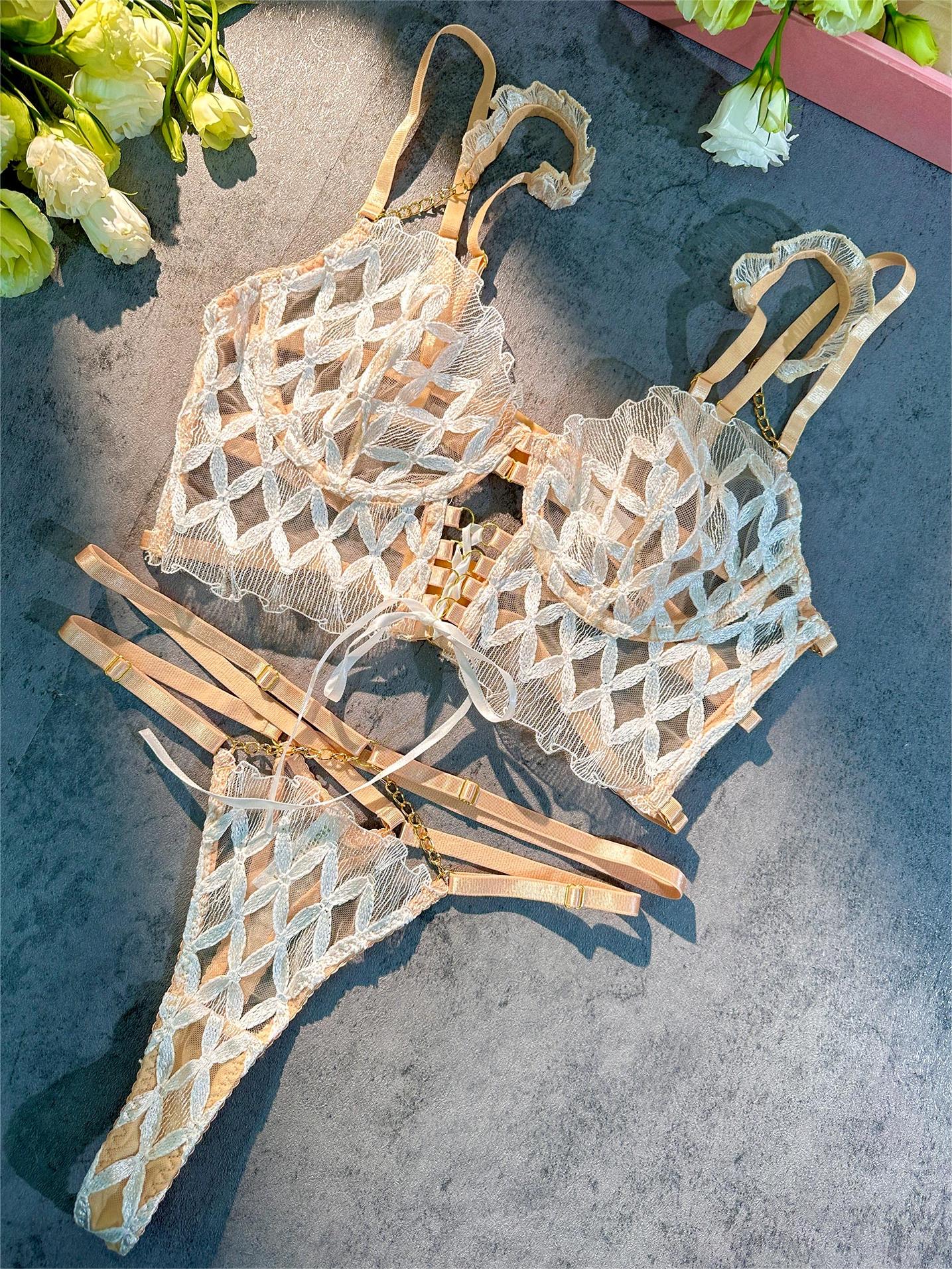 White Embroidery Lingerie Set With Diamond Mesh Embroidery Hello.LA.Girl