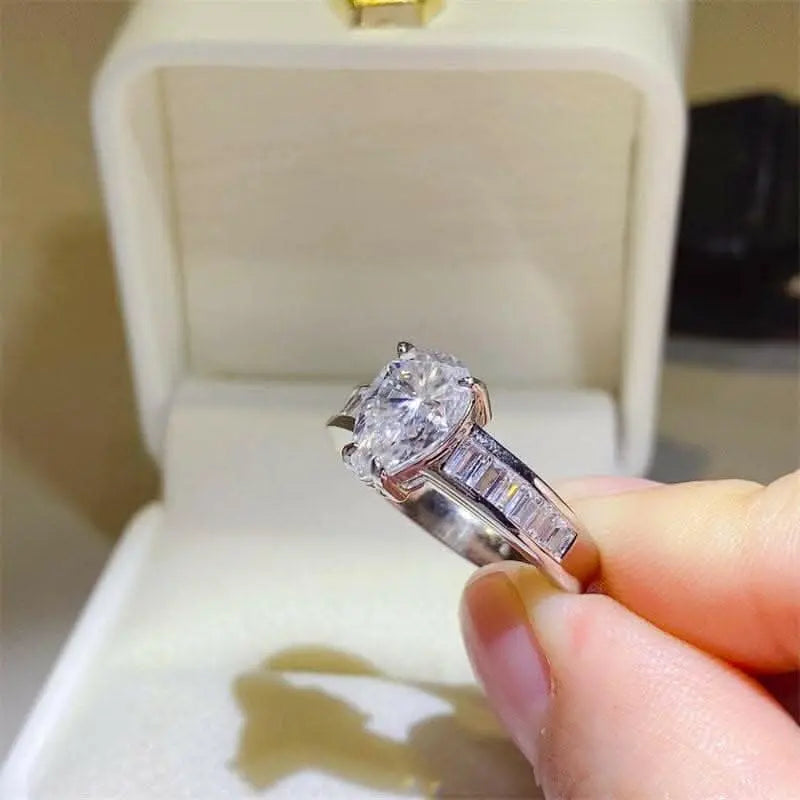 Dazzling 3 Carat Moissanite Ring - Love Salve 