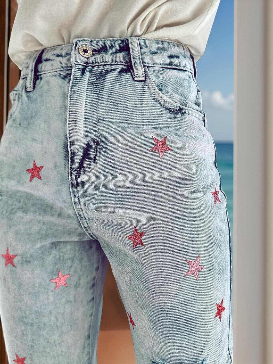 Distressed star pocket jeans - Love Salve 