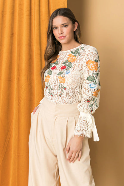 EMBROIDERED LACE TOP 