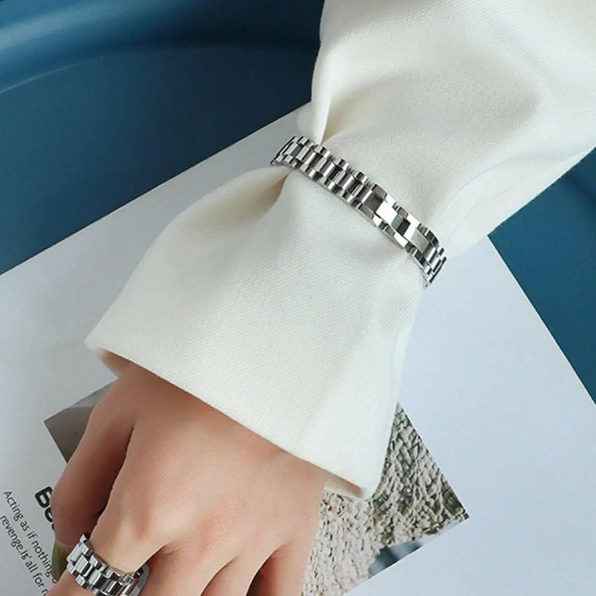 Elegant gold-plated titanium bracelet - Love Salve 