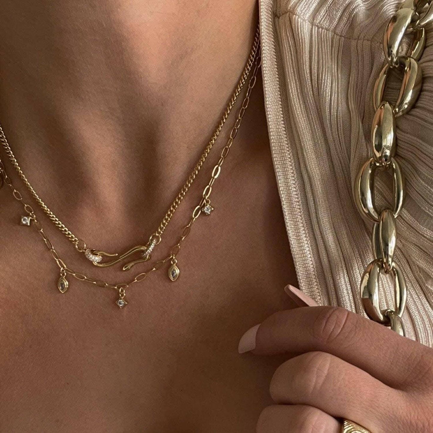 Elegant gold-plated zircon necklace - Love Salve 