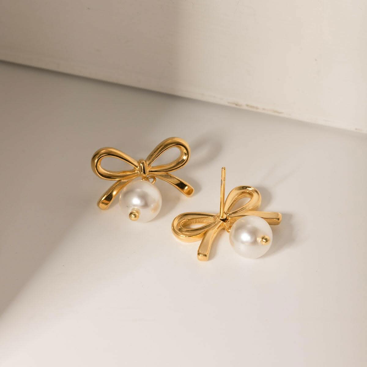 Elegant pearl bow earrings - Love Salve 