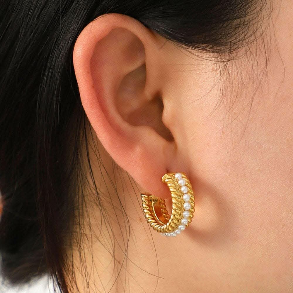 Elegant pearl c-hoop earrings - Love Salve 