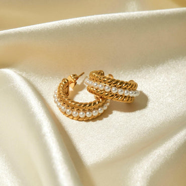 Elegant pearl c-hoop earrings - Love Salve 