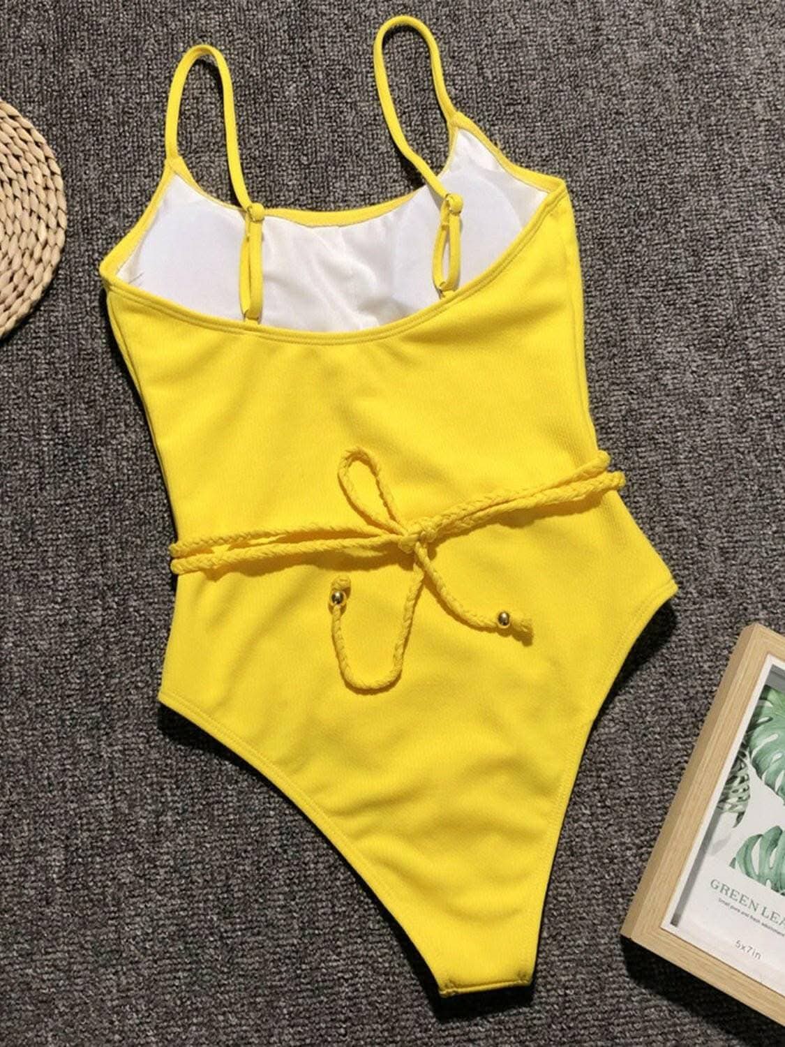 Elegant ruffled one-piece swimsuit 