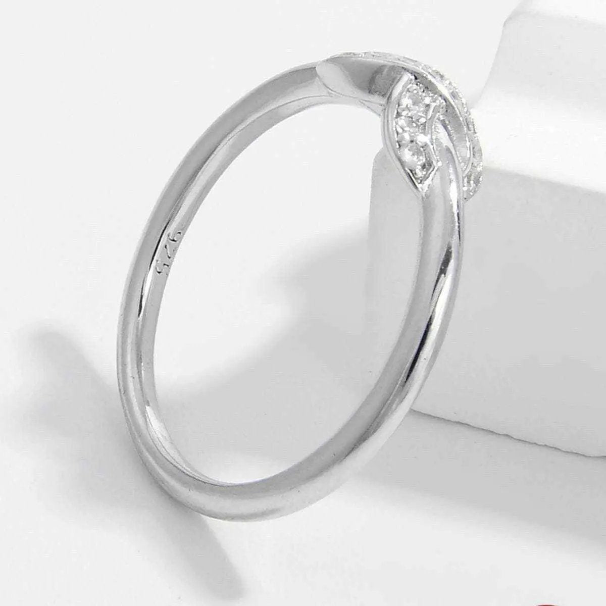 Elegant zircon geometric ring - Love Salve 